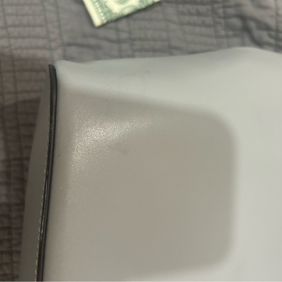 Kate spade tote - Picture 3 of 7